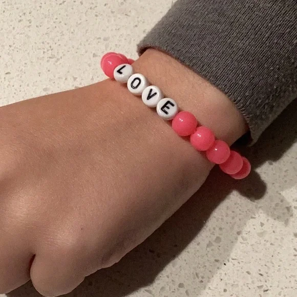 Cute children’s Pink bracelet - Picture 1 of 1